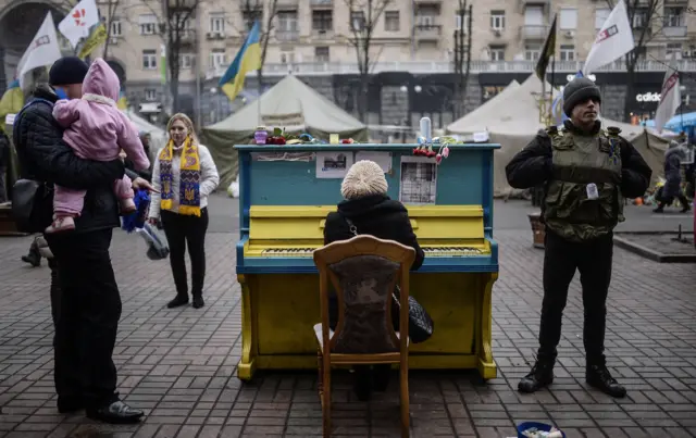 піаніно майдан