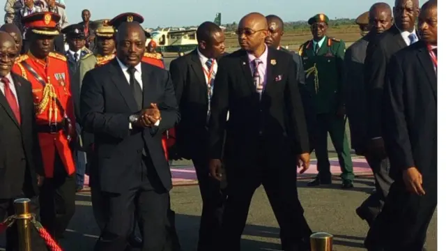 Rais Joseph Kabila akiwasili katika katika uwanja wa ndege wa Julius Nyerere nchini Tanzania