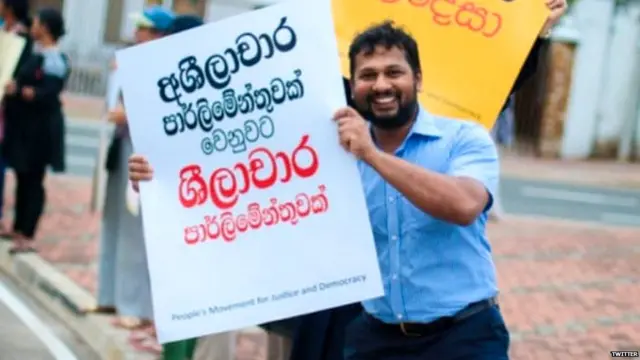 උද්ඝෝෂණයක නිරතව සිටින නීතිවේදී හිජාස් හිස්බුල්ලා