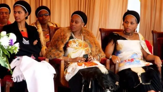 राजा मस्वाती यांच्या 15 पत्नी