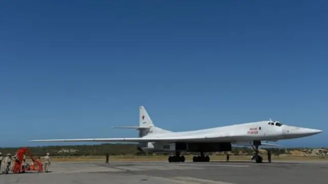 Bombardero Tupolev 160 de diseño soviético.