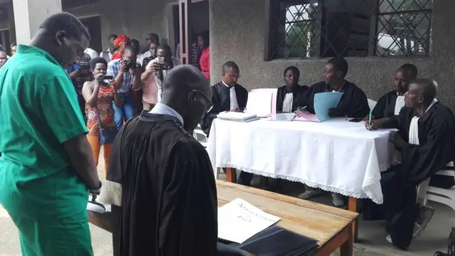 Nzopfabarushe imbere y'abacamanza