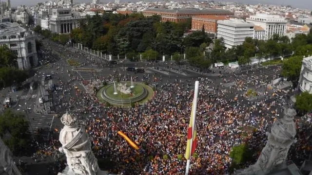 يطالب الكثير من الكاتولنيين بالاستفتاء