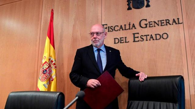 西班牙总检察长何西·曼努尔·马扎召开记者会