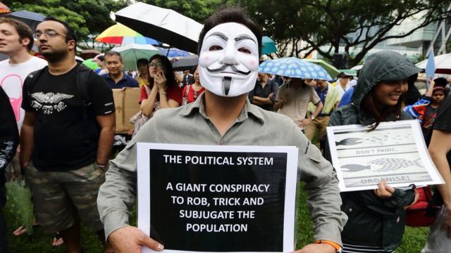 2013年，新加坡政府推出人口白皮书引发争议，罕有在新加坡有集会反对。