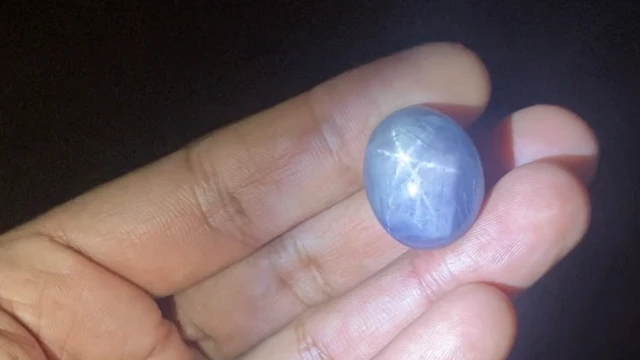 World's largest star sapphire cluster