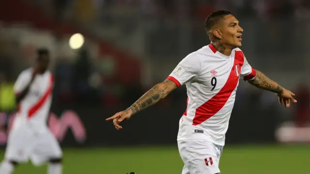 Paolo Guerrero celebra su gol