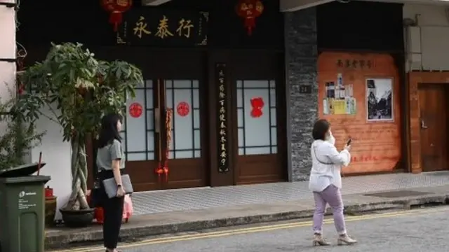 Dua perempuan tertular di toko produk kesehatan China.