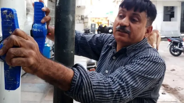 સબમર્શિબલ દ્વારા પાણીનું વિતરણ કરાશે