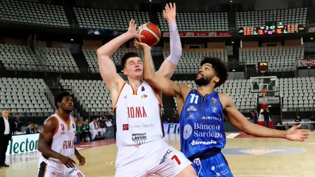 Otu egwuregwu bọọlụ nkata Virtus Roma v Banco Sardegna Sassari