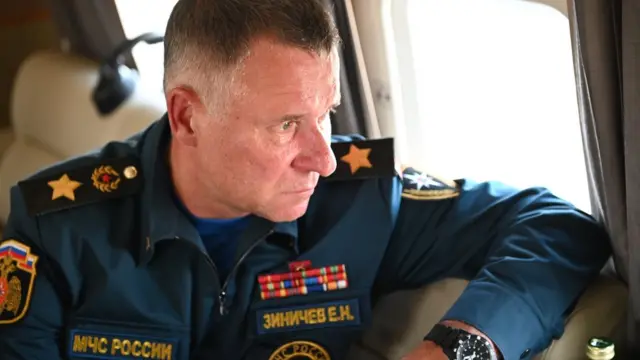 Зиничев во время облета пострадавших от пожаров районов Челябинской области. Август 2021 года