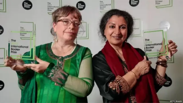 डेजी रॉकवेल आणि गीतांजली श्री