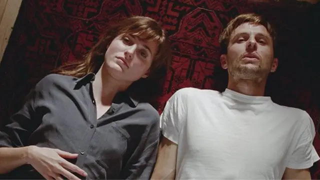 لقطة من فيلم "أسوأ شخص في الغالم"