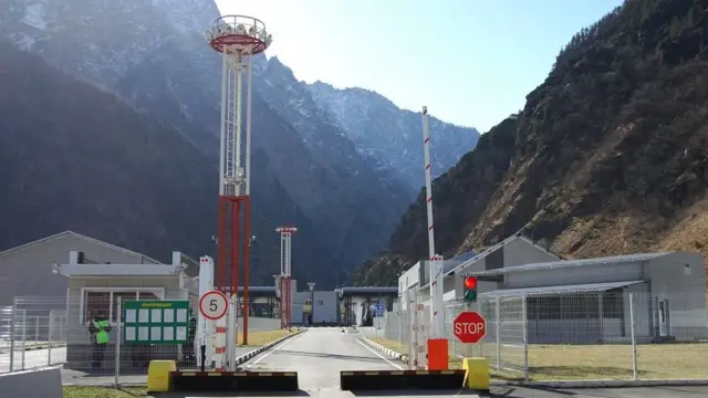 Верхний Ларс