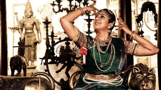 స్వర్ణమాల్య