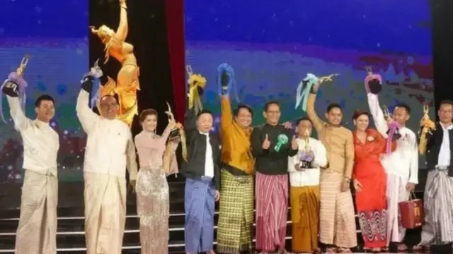 အနုပညာရှင်အများစုဟာ စစ်တပ်အာဏာသိမ်းတာကို ပုံစံမျိုးစုံနဲ့ဆန့်ကျင်ခဲ့ကြပါတယ်။