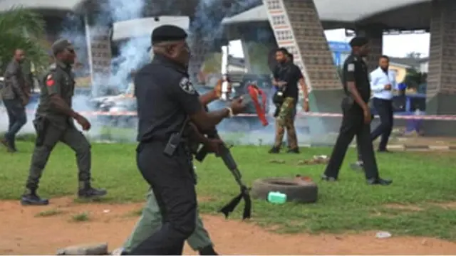 Ọlọ́pàá mu awọn eeyan to n se iwọde