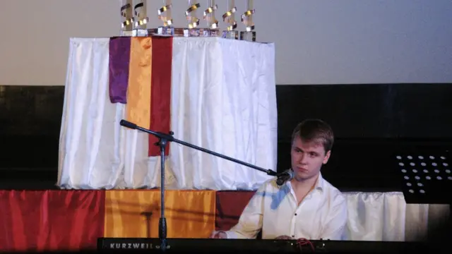 Олег Аккуратов