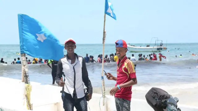 Dalxiisayaasha xeebaha Muqdisho waxay ka yimaadaan gudaha dalka, waxaana jiro dadaal lagu doonayo in kuwa dibaddana ay u damaashaad tagaan dalka