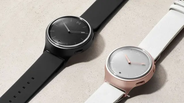 Misfit Phase watch hides technology behind analogue face BBC News