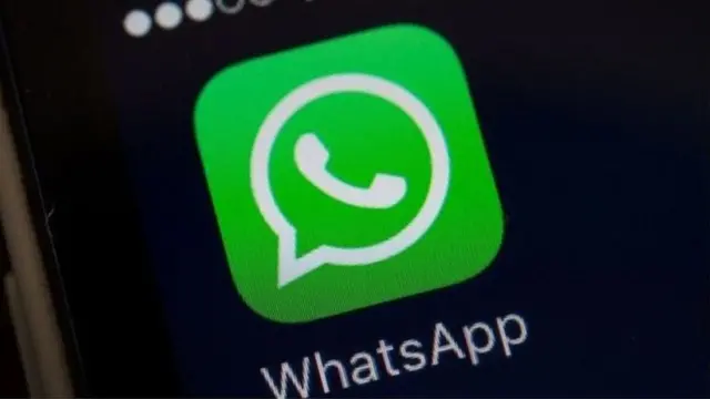 व्हॉट्स अप, सोशल मीडिया