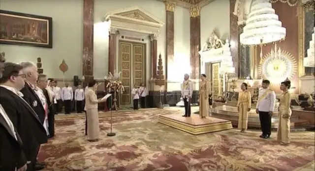 คณะฑูตานุทูตและกงสุลต่างประเทศ เข้าเฝ้าฯ ถวายพระพรชัยมงคล