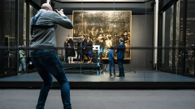 "Ночной дозор" внутри специального павильона