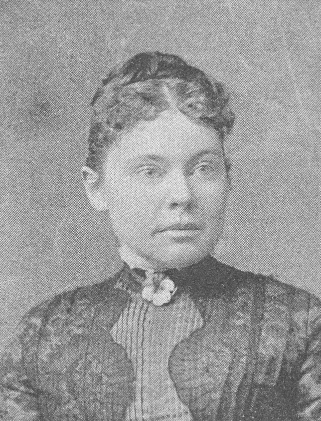 리지 보든은 1893년 아버지와 새어머니를 도끼로 살해한 혐의로 기소됐다