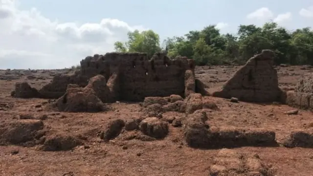 এক সময় দক্ষিণ- পূর্ব গোয়ার একটি সমৃদ্ধশালী গ্রাম ছিল।