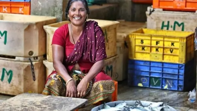 மீனவ பெண்