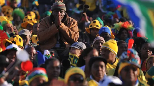 Aman wey dey look football match for South Africa 2010 World Cup