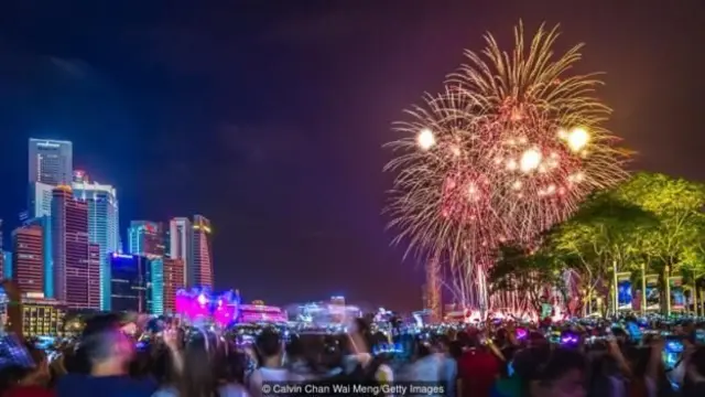 ‘Kiasu’ là từ tiếng tỉnh Phúc Kiến, có nghĩa là ‘sợ để mất cơ hội'.