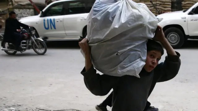 В анклаве до сих пор находится до 400 тысяч человек