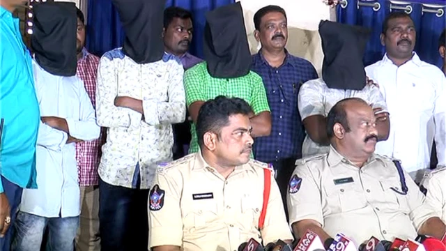 శివపై దాడి చేసినవారు