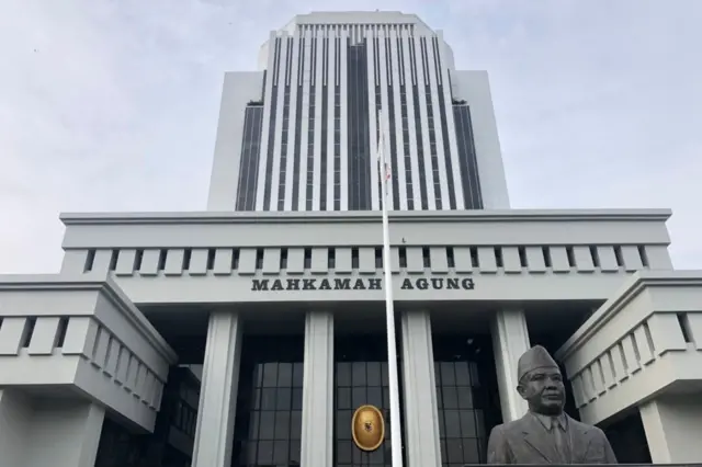 MA, mahkamah konstitusi
