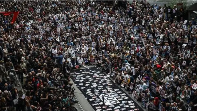 احتجاج أمهات السبت في ساحة غلاطة سراي