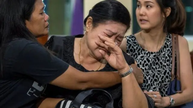 Somrueng Suknamai, nyina wa Nusara Suknamai, mu muhango wo gushyingura umukobwa we