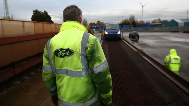 Ford производит в Британии двигатели, в Германии - автомобили. "Брексит" уже влетел ему в копеечку