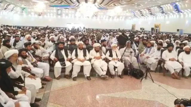 د طالبانو حکومت چارواکي وايي، په دې غونډه کې دیني عالمان، قومي مشران، مخور کسان او مدني فعالان ګډون کوي.