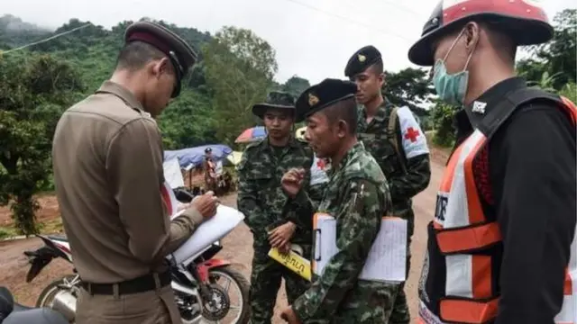 ন্যাশনাল পুলিশ ও সেনাবাহিনী এই উদ্ধার তৎপরতায় অংশ নিচ্ছে।
