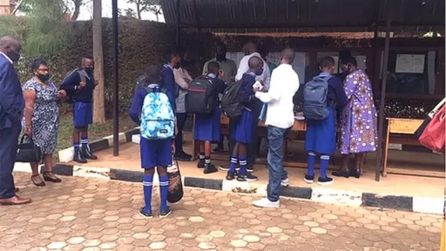 Amashuri hamwe yari amaze hafi umwaka afunzwe