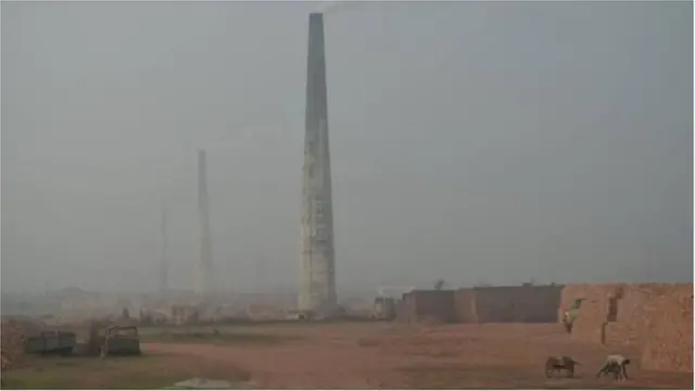 প্রচলিত পদ্ধতির ইটভাটায় ব্যাপক বায়ুদূষণ হয়