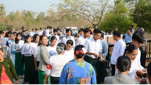 ကျောင်းတွေ ဇူလိုင် ၁ မှာ ဖွင့်ဖို့ စီစဉ်နေပေမယ့် အခြေအနေအရ တစ်ပတ်တန်သည် နှစ်ပတ်တန်သည်နောက်ဆုတ်ကောင်းဆုတ်နိုင်တယ်လို့ ဆိုပါတယ်။