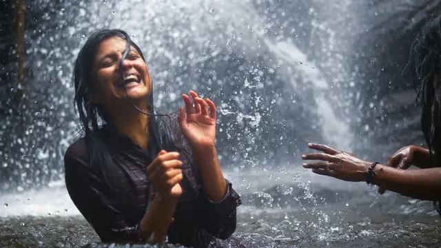 அருவி எப்படிப்பட்டவள்?