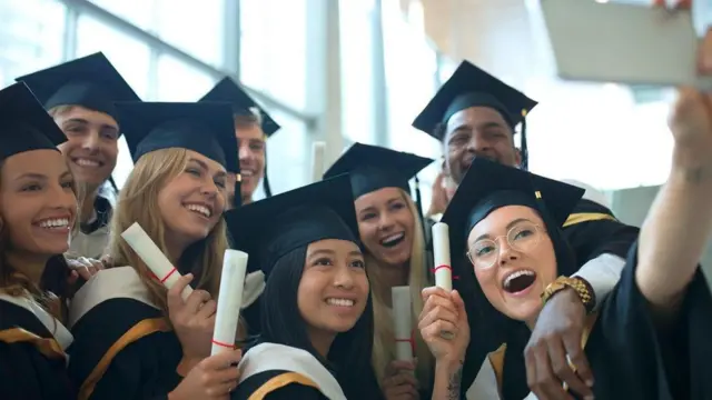 Випускниці