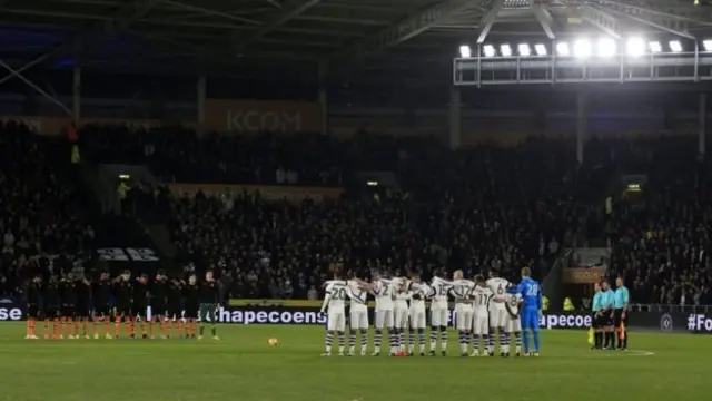 ब्राजील के खिलाड़ियों को श्रद्धांजलि