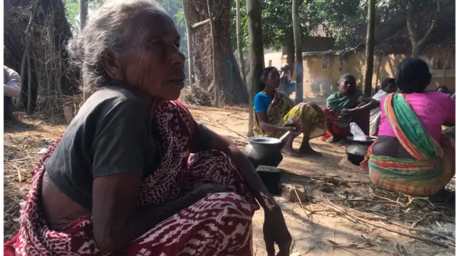 বাস্তুচ্যুত সাঁওতাল পরিবার