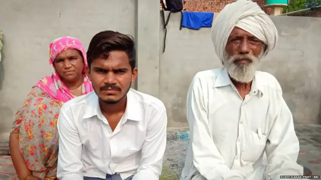 ਆਪਣੇ ਦਾਦਾ ਅਤੇ ਮਾਂ ਨਾਲ ਗੁਰਪ੍ਰੀਤ ਸਿੰਘ ਗੱਲਬਾਤ ਦੌਰਾਨ