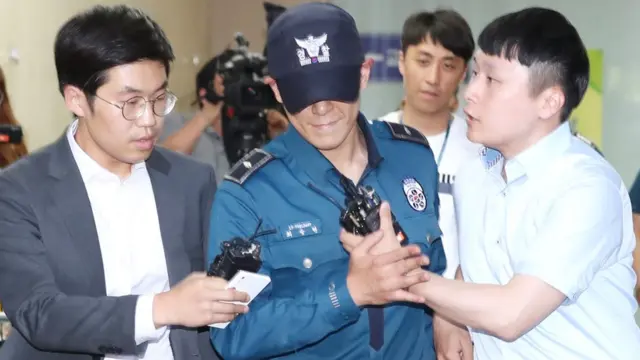 (캡션) '대마 흡연' 혐의로 빅뱅 멤버 탑은 는 징역 10개월, 집행유예 2년을 선고 받았다.