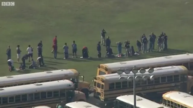 టెక్సాస్ పాఠశాలలో కాల్పులు